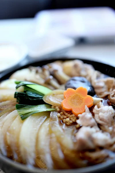 무더운 요리에 나오는 일본의 유키는 내놓았다 — 스톡 사진