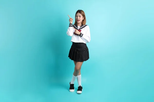 Het Aziatisch Meisje Japans Student Uniform Staan Groene Achtergrond — Stockfoto