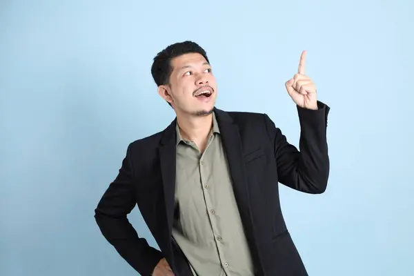Homem Asiático Negócios Adulto Roupas Casuais Inteligentes Fundo Verde — Fotografia de Stock