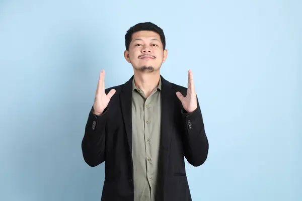 Hombre Asiático Negocios Adulto Ropa Casual Inteligente Pie Sobre Fondo — Foto de Stock
