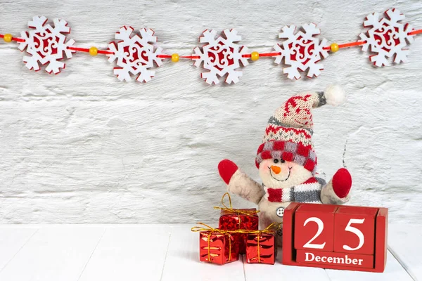 Boneco Neve Decorativo Natal Caixas Presente Calendário Perpétuo Madeira Vermelha — Fotografia de Stock