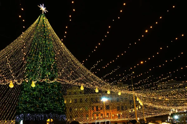 Lumières Vacances Arbre Noël Ville Nuit Sur Place Centrale Ville — Photo