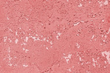 Eski çatlamış beton duvar, pul pul dökülen kırmızı boya. Çatlaklar, soyulmalar, grunge ve eski dokularla eskimiş. Arkaplan, arkaplan, duvar kağıdı, tasarım ögesi