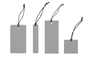 Beyaz arkaplanda izole edilmiş çeşitli boş gri kağıt etiketi veya kumaş etiketi şekilleri. Fiyat etiketi modelleme şablonu marka ve bilgi için kopyalama alanı ile. Alışveriş, satış konsepti, kara Cuma indirimi..