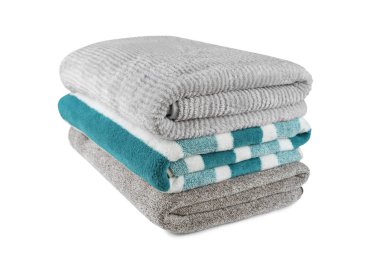 Yumuşak kabarık çizgili gri ve turkuaz banyo havluları beyaz arka planda izole edilmiş. Terry bezi, çizgili havlu dokusu, pamuk banyosu tekstili ya da mikrofiber plaj havlusu malzemesi.