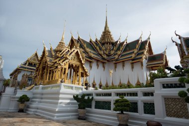 Büyük Saray 'dan Phra Thinang Aphorn Phimok Prasat, Bangkok, Tayland. - Çadır Kral 4. Rama tarafından Maha Prasat binasına girerken kralın eğlencesini değiştirmek için yapılmış.. 