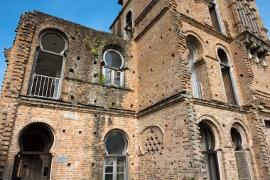 Kellie 'nin Kalesi Batu Gajah, Perak, Malezya' da. Bitmemiş, harap olmuş konak, William Kellie-Smith adında bir İskoç ekicisi tarafından inşa edilmiş..