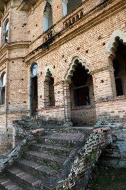 Kellie 'nin Kalesi Batu Gajah, Perak, Malezya' da. Bitmemiş, harap olmuş konak, William Kellie-Smith adında bir İskoç ekicisi tarafından inşa edilmiş..