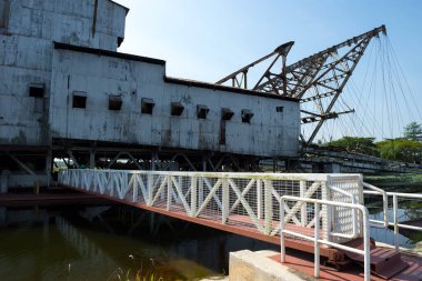 Tanjung Tualang, Batu Gajah, Perak, Malezya - Malayan Tin Dredging (MTD), Ocak 1913 'ten bu yana Batu Gajah' da ilk tarlayı tanıttı. Şimdi tüm ziyaretçilere açık. 