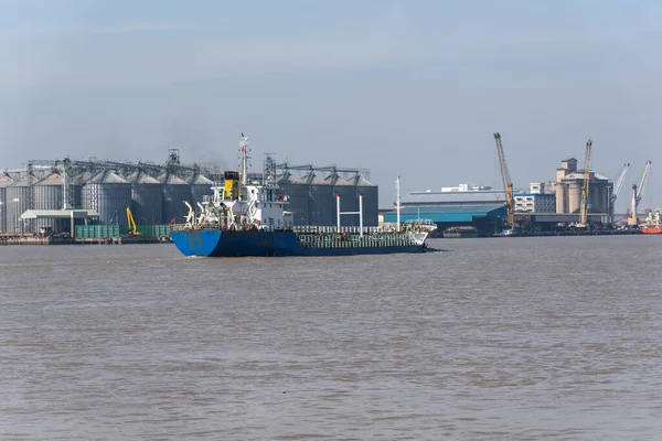 Grandi Navi Trasportano Gas Petrolio Mare Ship Industria Merci Carburante — Foto Stock
