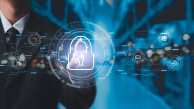 Siber Güvenlik Sistemi Bilgi Güvenliği Depolama Ağı 'nı koruyor. İş adamı eli İnternet Güvenliği Veri Yönetimi gizliliğine dokunuyor.
