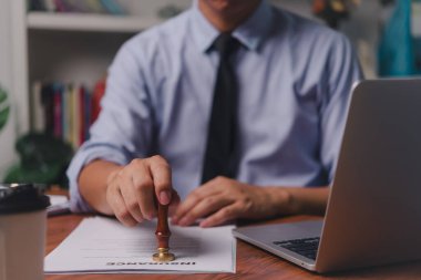 Mühür kauçuk onaylı evraklar sigorta finansmanı ofiste onaylı 