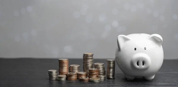 Piggybank Stack Munt Financiering Bancaire Fonds Investeringen Concept Business Saving Stockafbeelding