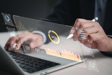 İş zekası gösterge paneli Büyük Veri Grafik Sanal Ekranı. ekonomik analiz ve yatırım finansman ve pazarlama planlama ve iş zekası (BI) kavramı.