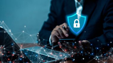 Siber güvenlik şifre ya da internet hırsızlığına karşı korur. Kişisel verilere erişim sağlayan bilgisayar korsanları veya virüsler ağ saldırılarına karşı koruma sağlıyor.