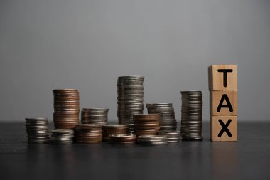 Vergi ve finansmanı sembolize eden, üzerinde 