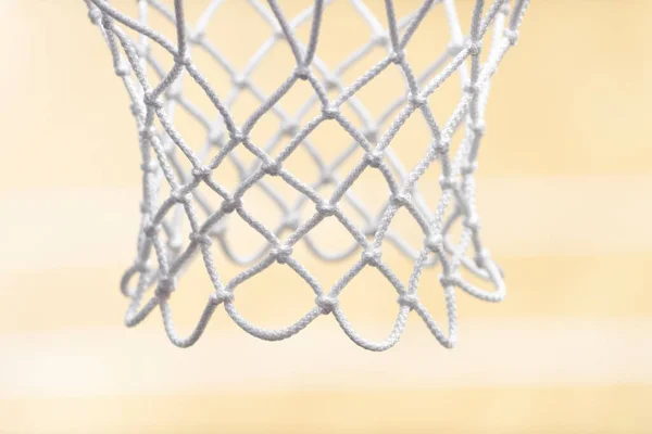 Rete Basket Isolata Sfondo Beige Concetto Sportivo Professionale Manifesto Sportivo — Foto Stock