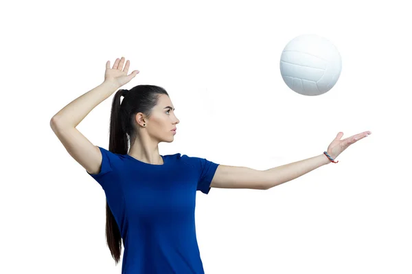 Volleyballmädchen Halten Und Kicken Ball Blauem Kostüm Auf Weißem Hintergrund — Stockfoto