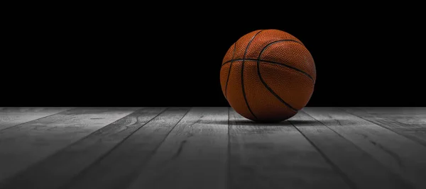 篮球场硬木地板上的篮球 横向体育主题海报 网站和应用程序 — 图库照片