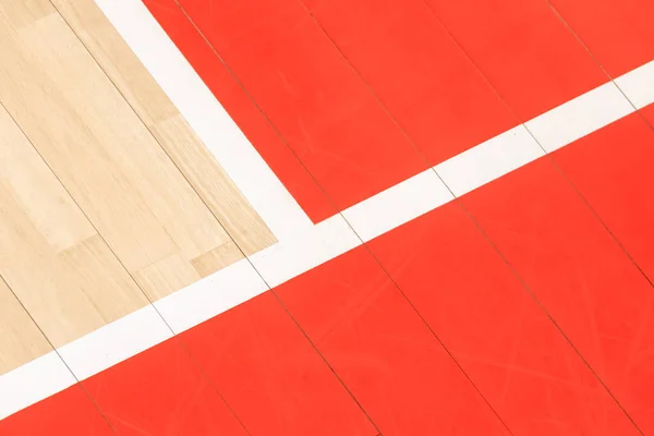 木制地板排球 羽毛球 羽毛球 手球场 体育场的木制楼层 体育馆的木制楼层上有标记线 — 图库照片