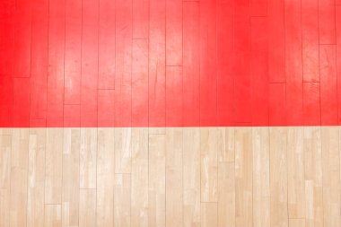 Tahta zemin voleybol, basketbol, badminton, futsal, hentbol sahası. Spor salonunun ahşap zemininde ahşap zemin çizgileri var.