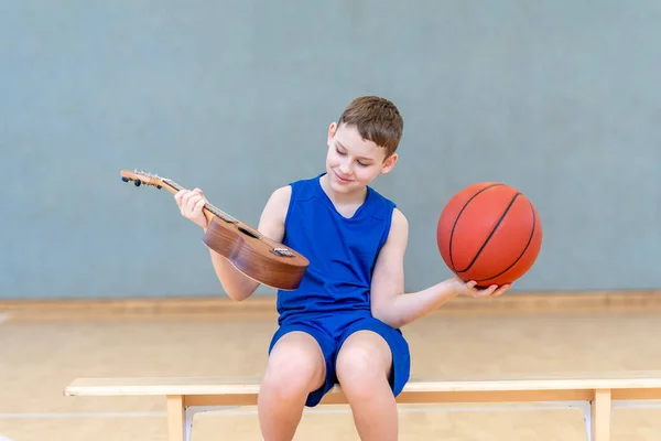 어린이는 음악중 하나를택한다 어린이 스포츠 포스터 인사말 사이트 — 스톡 사진