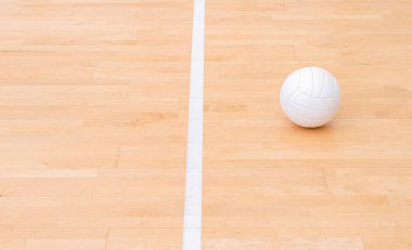 Beyaz voleybol sahanın zemininde. Yatay spor temalı poster, tebrik kartları, başlıklar, web sitesi ve uygulama