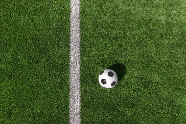 Siyah beyaz futbol ve futbol sahada. Yatay spor temalı poster, tebrik kartları, başlıklar, web sitesi ve uygulama