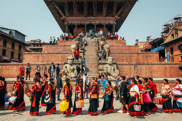 Bhaktapur Nepal Abril 2023 Habitantes Locais Reúnem Celebram Festival Biska — Fotografia de Stock