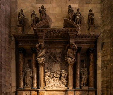 Duomo di Milano (Milan Katedrali), İtalya 'nın Lombardiya şehrinde bulunan bir katedral..