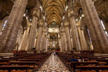 Duomo di Milano (Milan Katedrali), İtalya 'nın Lombardiya şehrinde bulunan bir katedral..