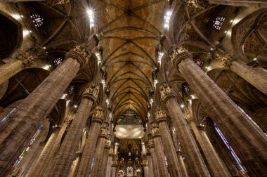 Duomo di Milano (Milan Katedrali), İtalya 'nın Lombardiya şehrinde bulunan bir katedral..