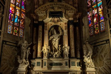 Duomo di Milano (Milan Katedrali), İtalya 'nın Lombardiya şehrinde bulunan bir katedral..