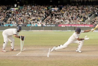 Stadyumda oynanan maçta vurucu kale bekçisi tarafından şaşkına çevrildi.