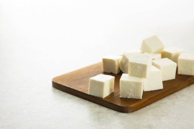 Doğranmış Paneer veya süzme peynir