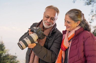KAMERA 'DA YAŞIKLARINI GİRİŞİYOR