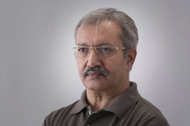 Son sınıf öğrencisinin portresi..