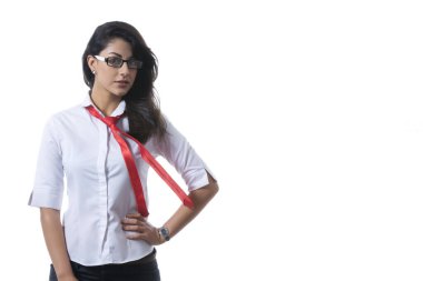 Değişken hareketler yapan iş kadınının birden fazla görüntüsü