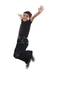 Havada zıplayan çocuk