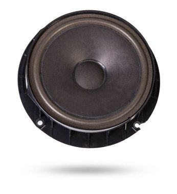 Bir akustik sistemin hoparlörü bir fotoğraf stüdyosundaki beyaz izole bir arka planda arabanın içinde müzik çalan bir ses. Otomobil tamiri için yedek parça atölyede veya akort için satılık