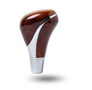 Otomatik vites değiştirmek için tahta saplı. Siyah arkaplanda dekoratif detaylar.