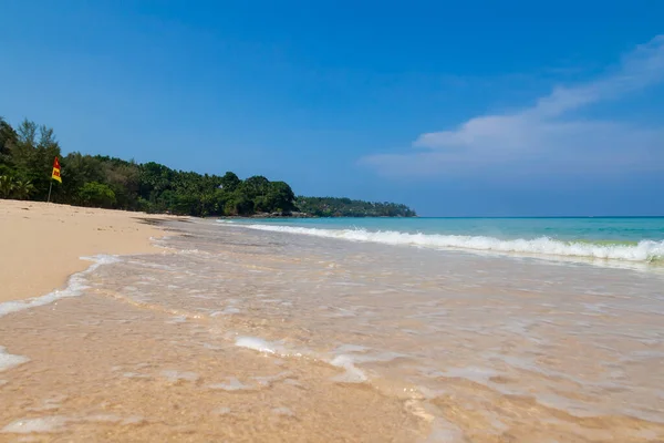 Praia Surin Bonita Choeng Thale Cidade Phuket Tailândia Com Areia — Fotografia de Stock
