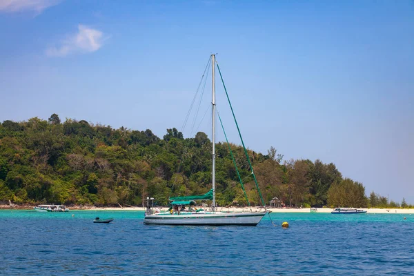 Yacht Masts Andaman Sea Traveling Family Friends Voyage While Vacation — Stock Photo, Image