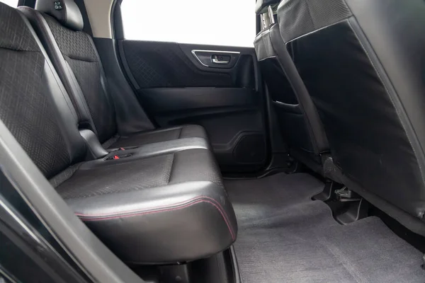 パブロダール カザフスタン 2023年 ホンダN Wgnケイ車クラスのインテリアと後部座席の黒い革のインテリアを組み合わせたビュー — ストック写真
