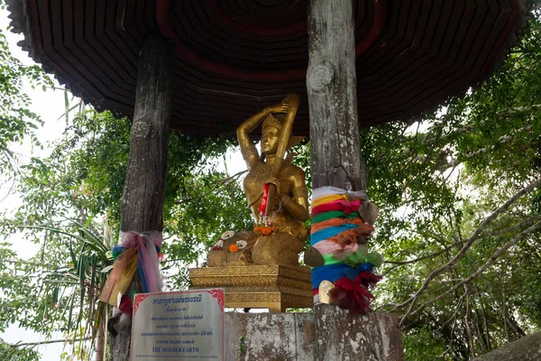 Statue Mère Terre Phra Mae Thorani Dans Bouddhisme Près Grand — Photo