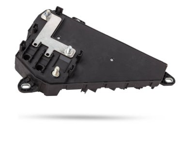 Otomotiv sigorta kutusu farklı renklerde ve her renk amperlerde tanımlanan korumanın özel değerinden sorumludur. Yedek parça kataloğu.