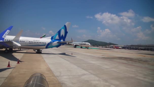 Phuket Thailand 2023 View Porthole Plane Kazakh Airlines Scat Wing — 图库视频影像