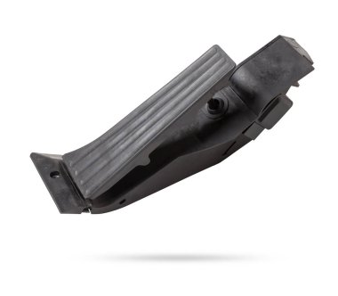 Araba servisinde satılık bir fotoğraf stüdyosunda beyaz izole edilmiş arka planda gaz pedalı. Atölyedeki tadilat sırasında yedek parça olarak siyah otomobil. Yedek parça hurdalığı.