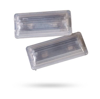 Bir fotoğraf stüdyosunun beyaz izole edilmiş arka planının içini aydınlatmak için şeffaf bir plastik gölge - bir arabanın içini tamir etmek veya bir otomobil servisinde satmak için yedek parça.