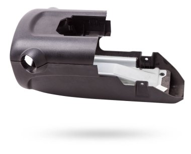 Siyah plastik direksiyon, beyaz izole arkaplanı kapatıyor. Araçları ayarlamak için yedek parça kataloğu.